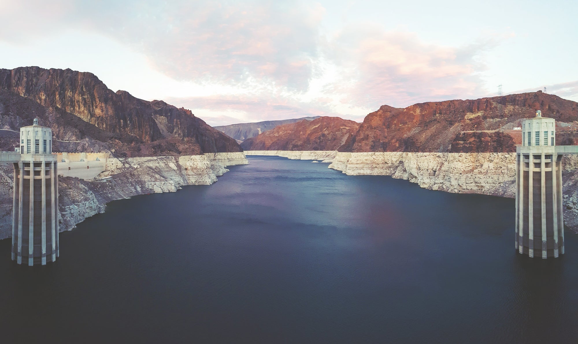 Hoover Dam with mountains in the background